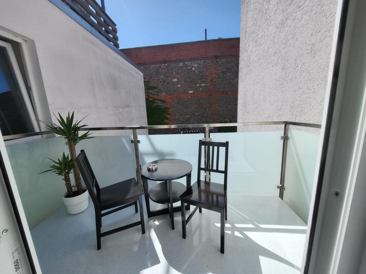 Grosses Offenes Loft Oder Kleine Gemuetliche Wohnung Mit Balkon Wolmirstedt Ngoại thất bức ảnh